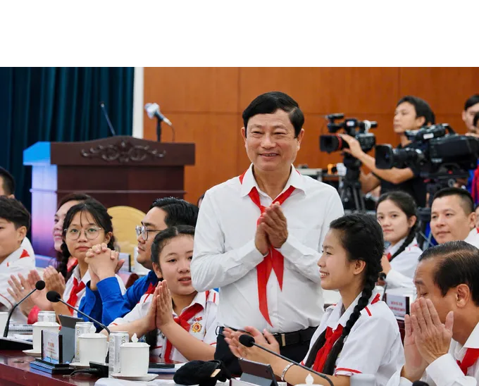 Lãnh đạo TPHCM gặp gỡ, lắng nghe thiếu nhi