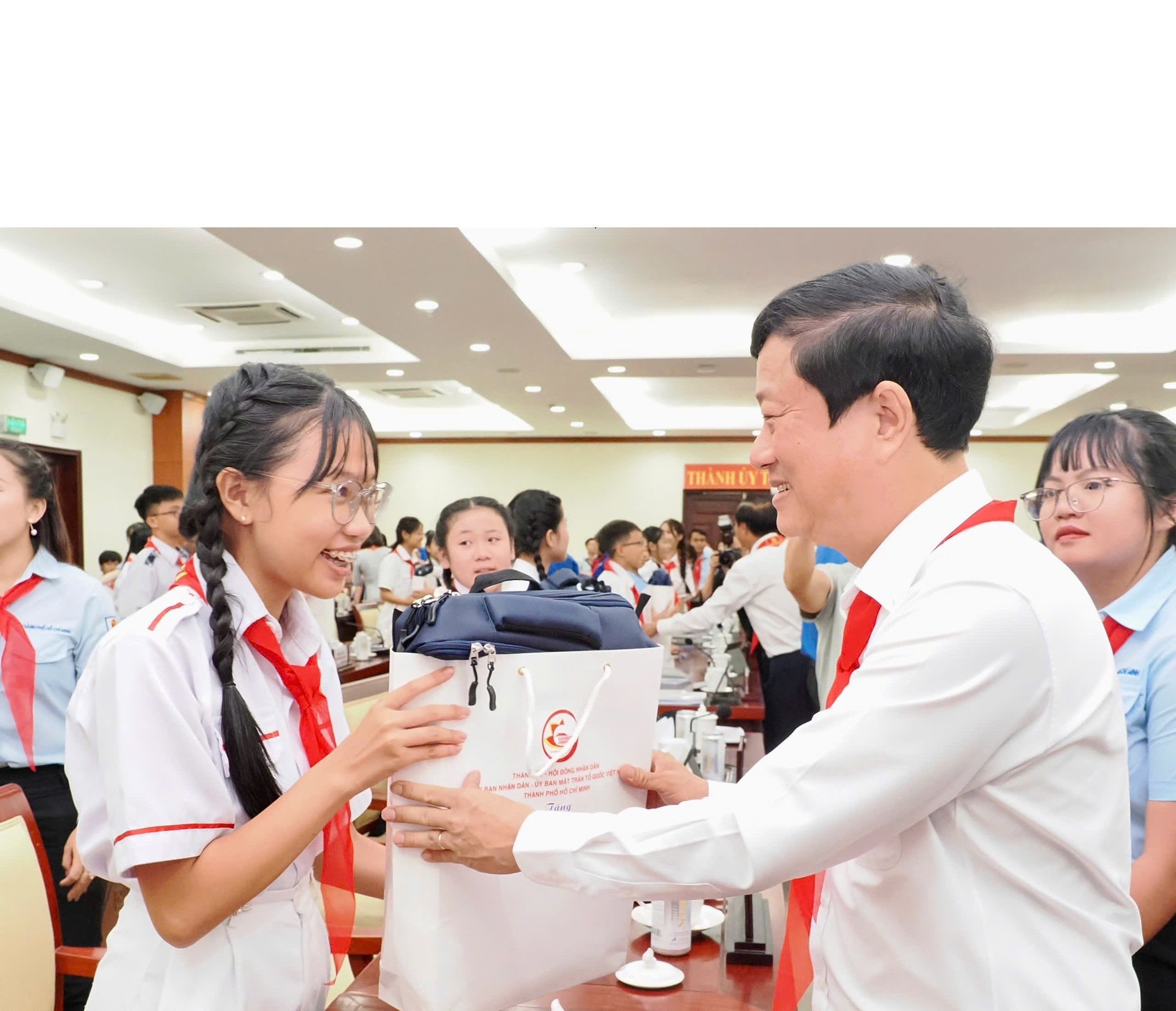 KỶ NGUYÊN SỐ VÀ LỜI HỨA VỚI MĂNG NON