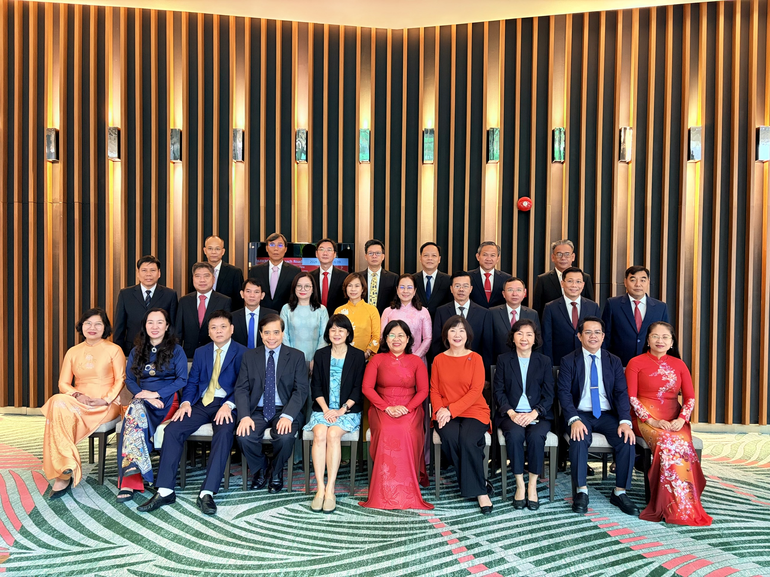 Đoàn đại biểu Thành phố Hồ Chí Minh tham gia Chương trình Lãnh đạo Tiềm năng Việt Nam 2.0 tại Singapore