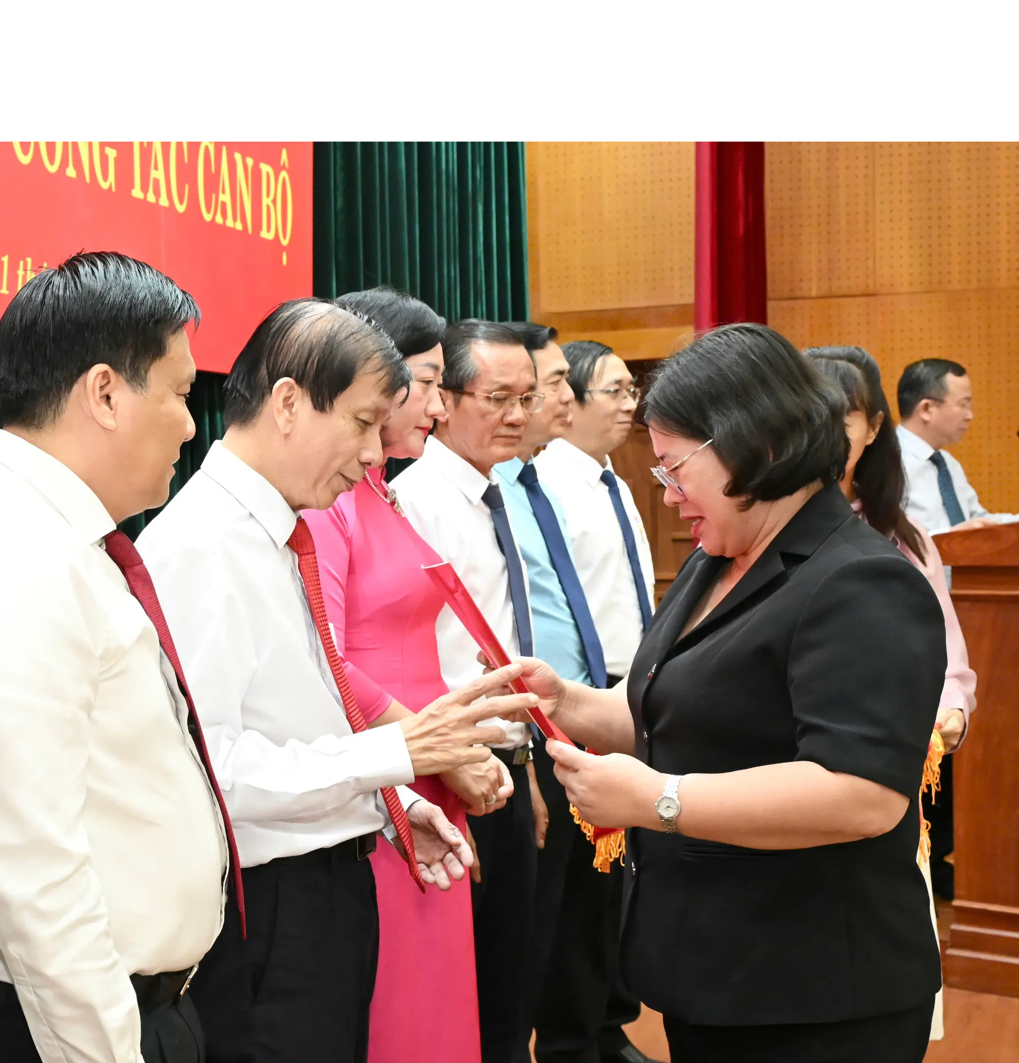 TPHCM trao quyết định nhân sự Báo Sài Gòn Giải Phóng, Báo điện tử Tuổi Trẻ, Đài Phát thanh và Truyền hình TPHCM