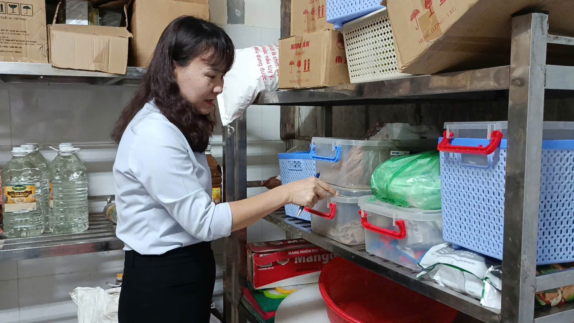 PHƯỜNG AN PHÚ: THƯỜNG TRỰC HĐND PHƯỜNG KHẢO SÁT CÔNG TÁC BẢO ĐẢM AN TOÀN VỆ SINH THỰC PHẨM