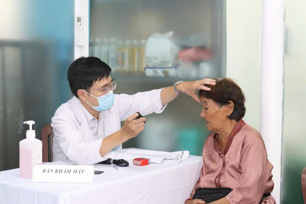 PHƯỜNG BÌNH THỚI CHĂM LO SỨC KHỎE, MỪNG THỌ NGƯỜI CAO TUỔI NHÂN NGÀY TRUYỀN THỐNG NGƯỜI CAO TUỔI VIỆT NAM