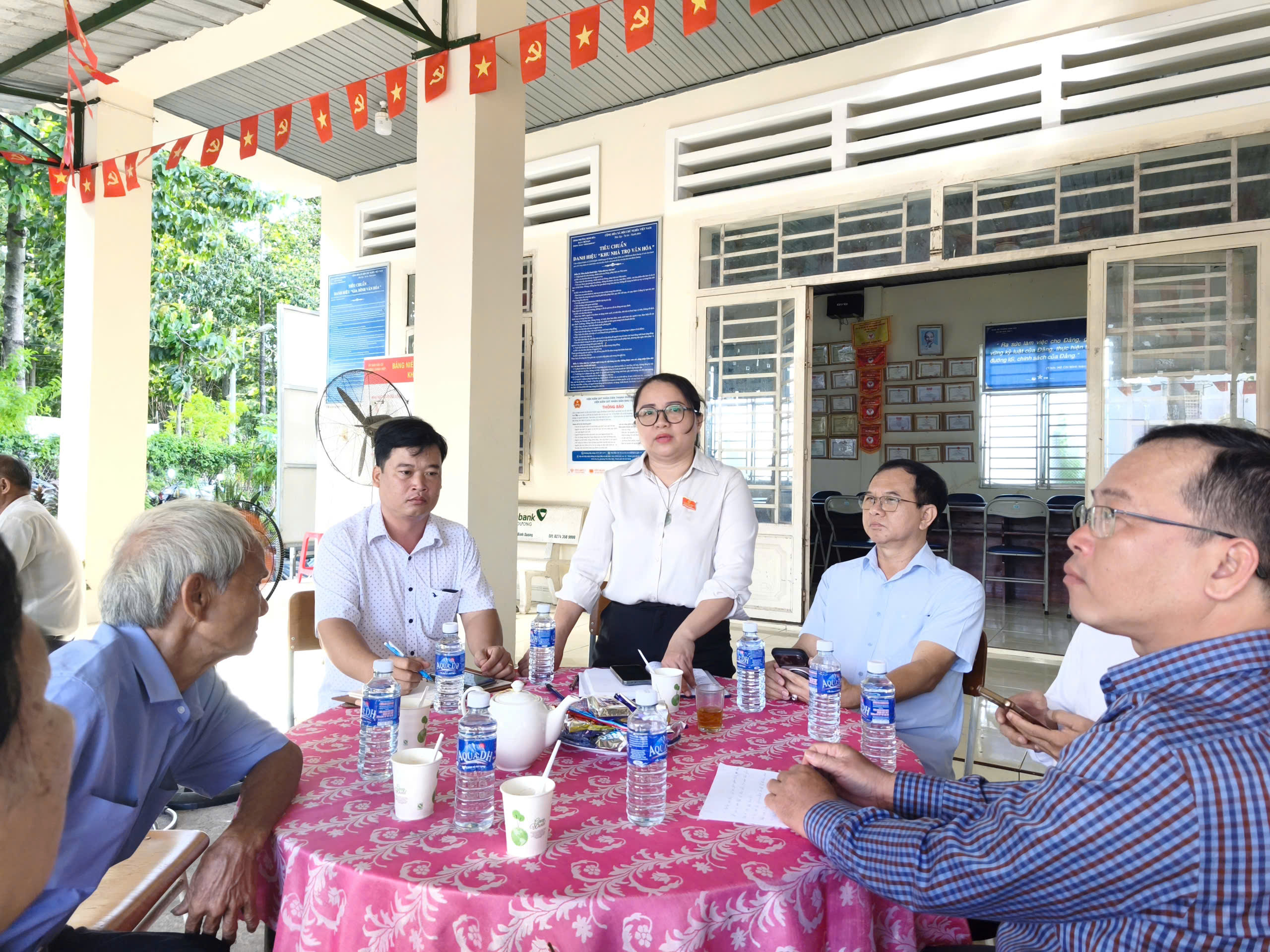 Phường Chánh Hiệp: Đại biểu HĐND tiếp công dân lưu động tại khu phố, lắng nghe người dân phản ánh tâm tư, nguyện vọng