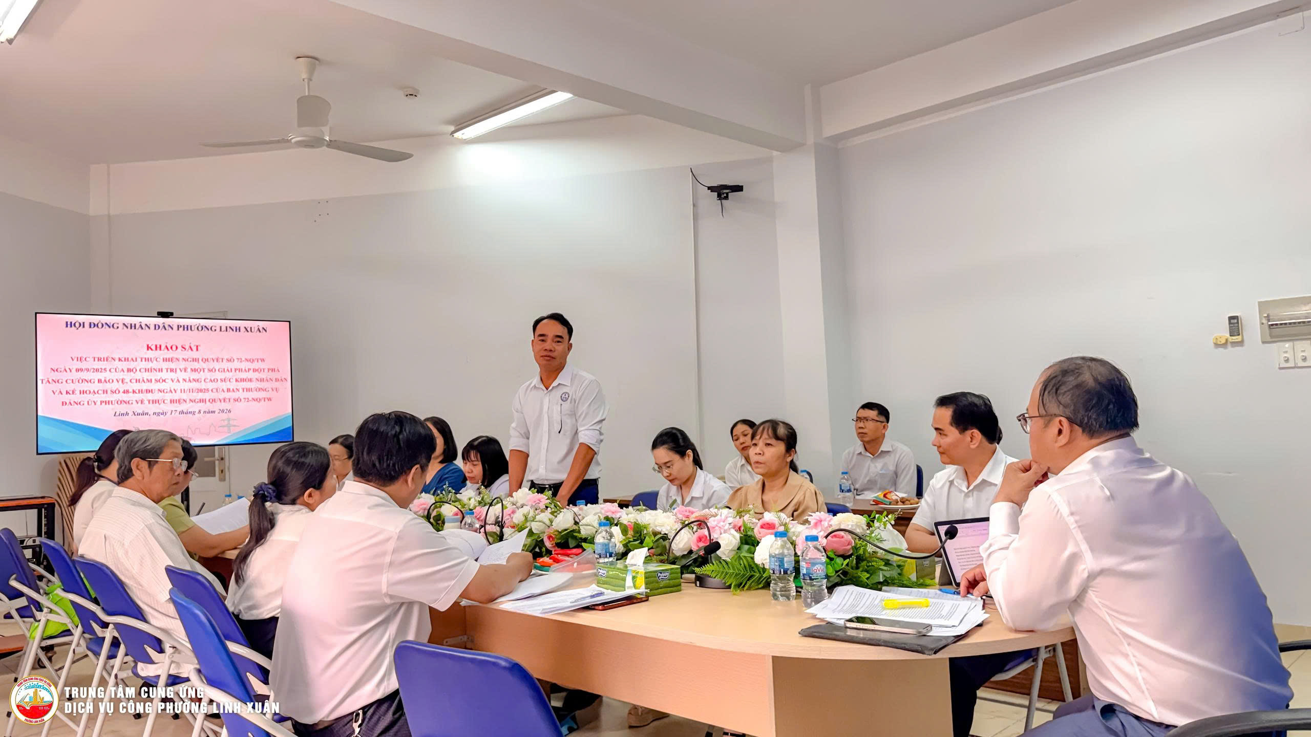Đoàn khảo sát của Thường trực Hội đồng nhân dân phường Linh Xuân khảo sát thực tế tại  Trạm Y tế phường.