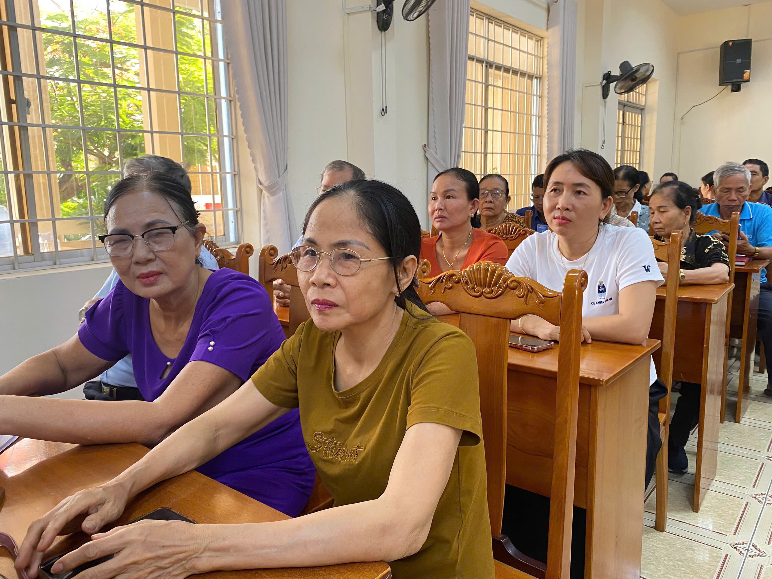 Cử tri tham dự Hội nghị