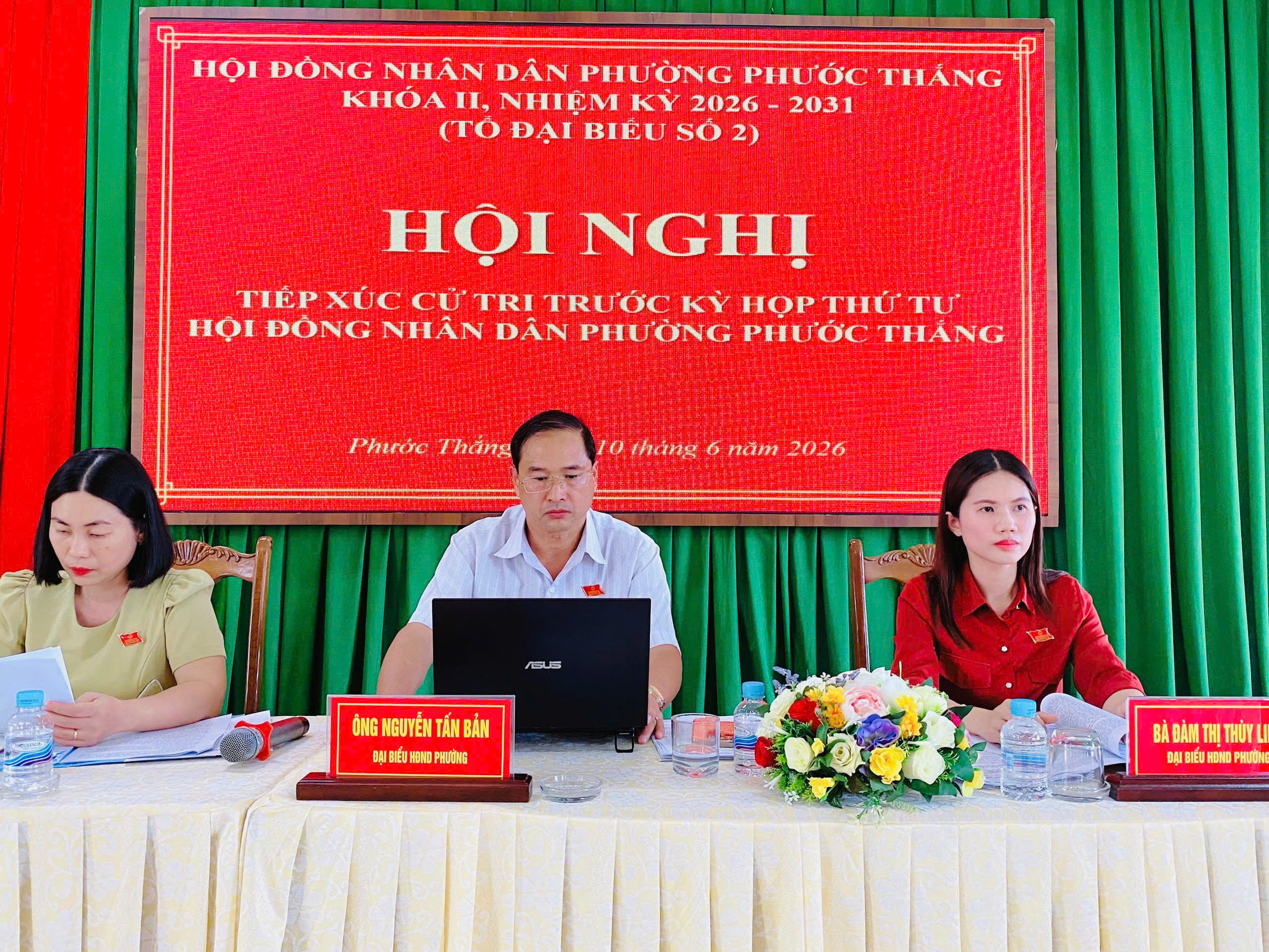 Tổ đại biểu số 2 HĐND phường dự tiếp xúc cử tri