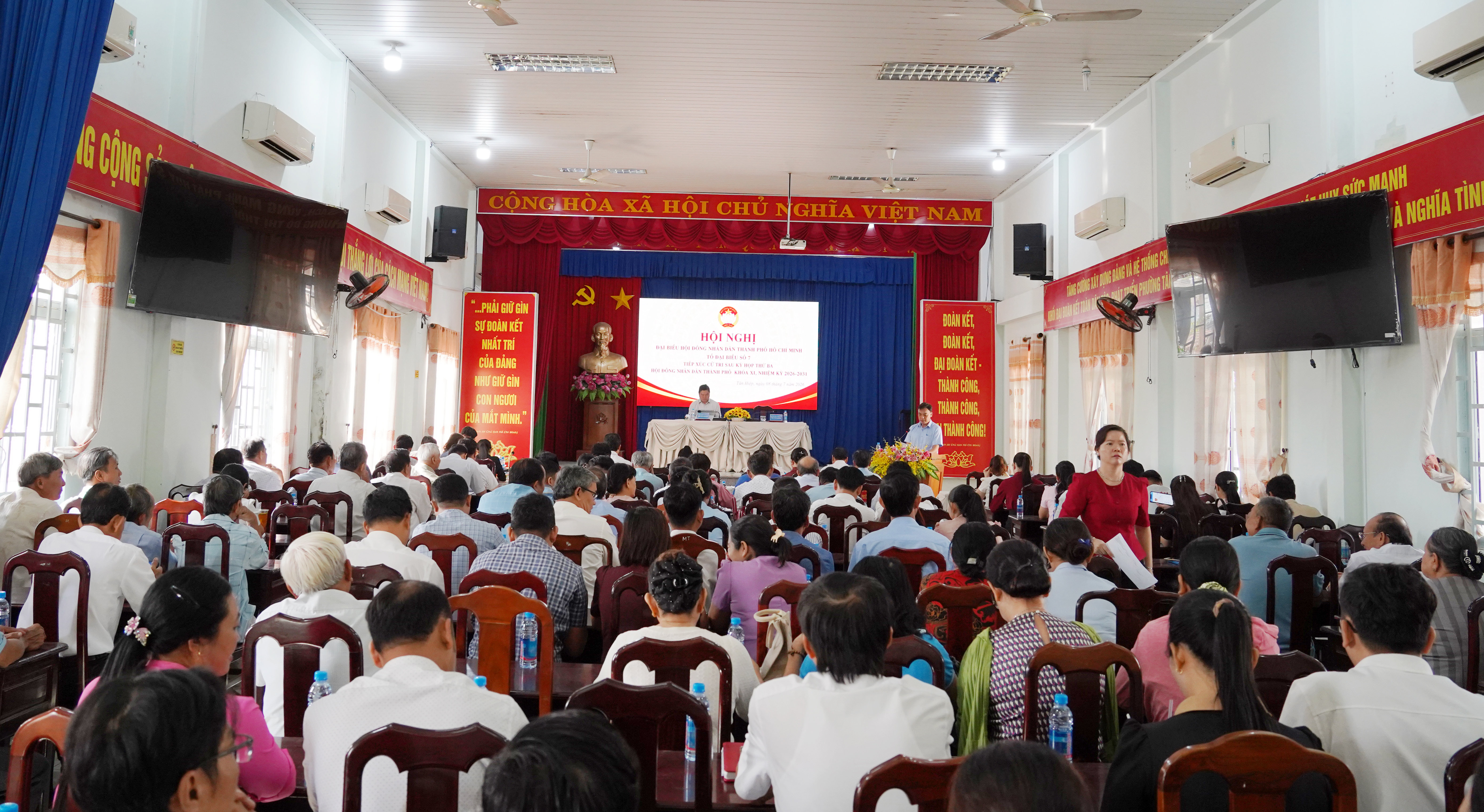 Toàn cảnh hội nghị