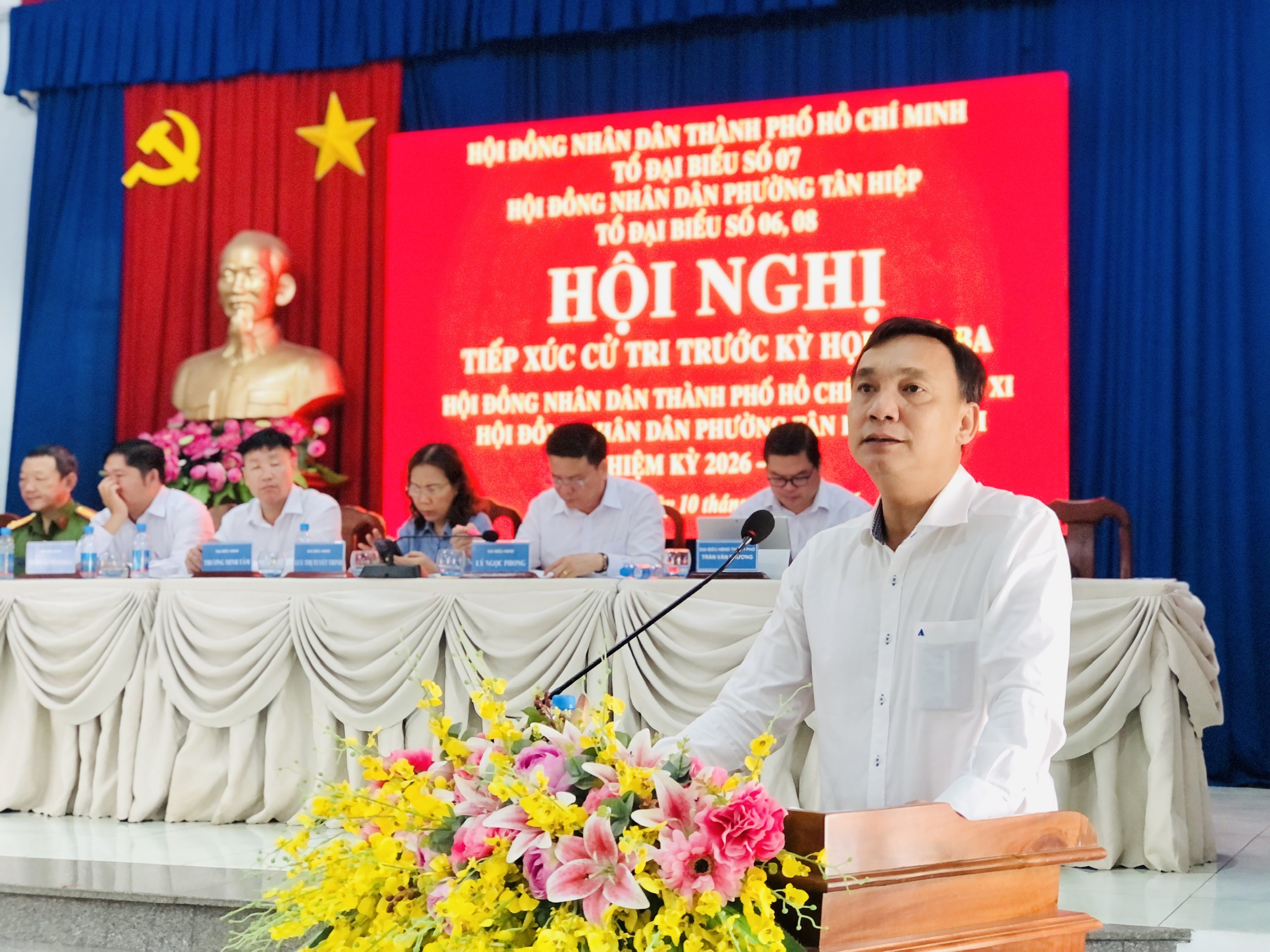 Ông Đậu Đức Cường - Phó trưởng Ban Pháp chế HĐND Thành phố phát biểu tại hội nghị