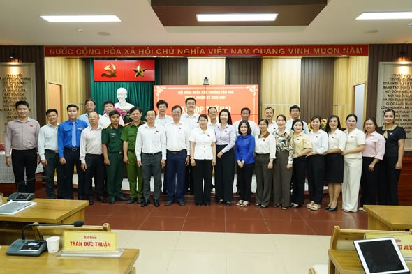 HỘI ĐỒNG NHÂN DÂN PHƯỜNG TÂN PHÚ TỔ CHỨC THÀNH CÔNG KỲ HỌP THỨ HAI (CHUYÊN ĐỀ) KHÓA I, NHIỆM KỲ 2026 – 2031