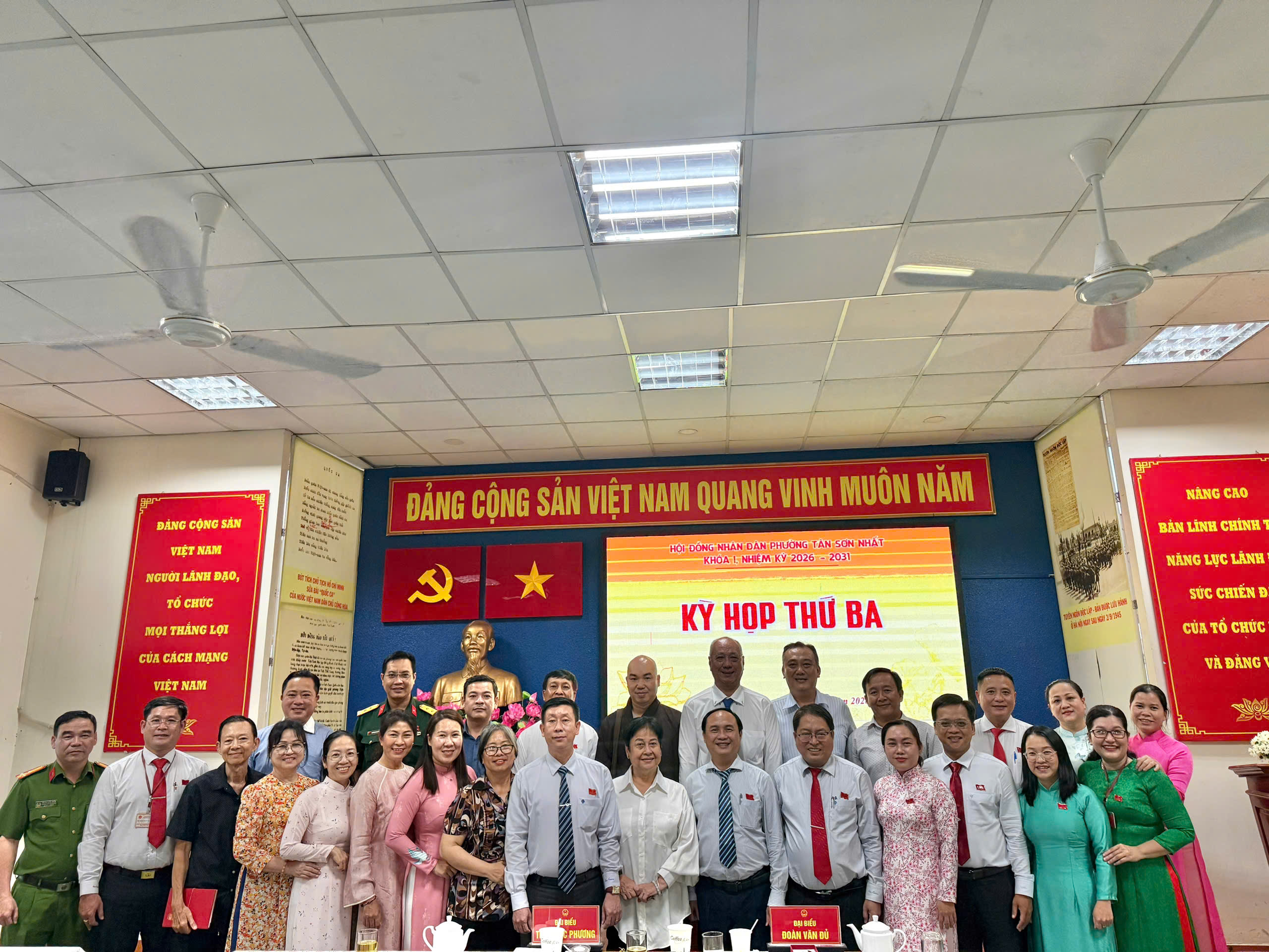 KỲ HỌP THỨ BA HĐND PHƯỜNG TÂN SƠN NHẤT KHÓA I: PHÁT HUY DÂN CHỦ, QUYẾT NGHỊ NHIỀU NỘI DUNG QUAN TRỌNG VÌ SỰ PHÁT TRIỂN CỦA ĐỊA PHƯƠNG