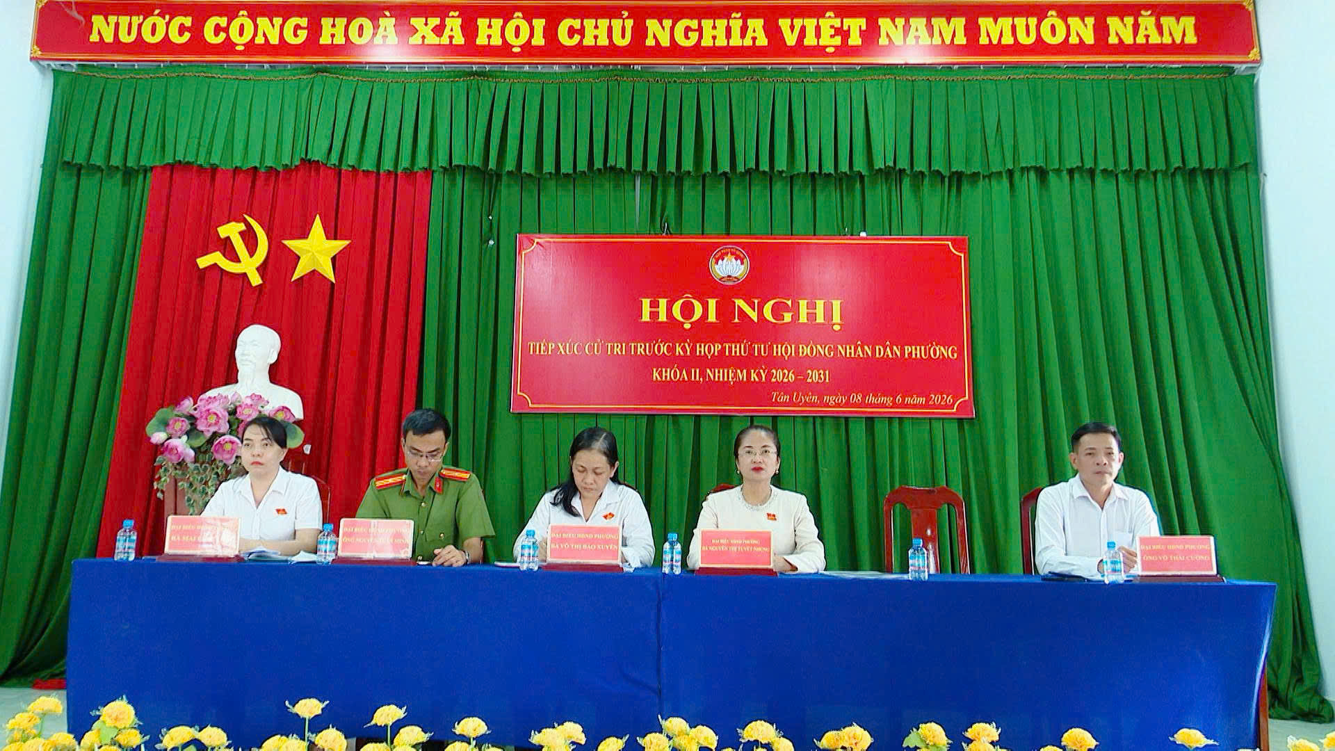 Đại biểu HĐND phường Tân Uyên tiếp xúc cử tri trước kỳ họp giữa năm 2026