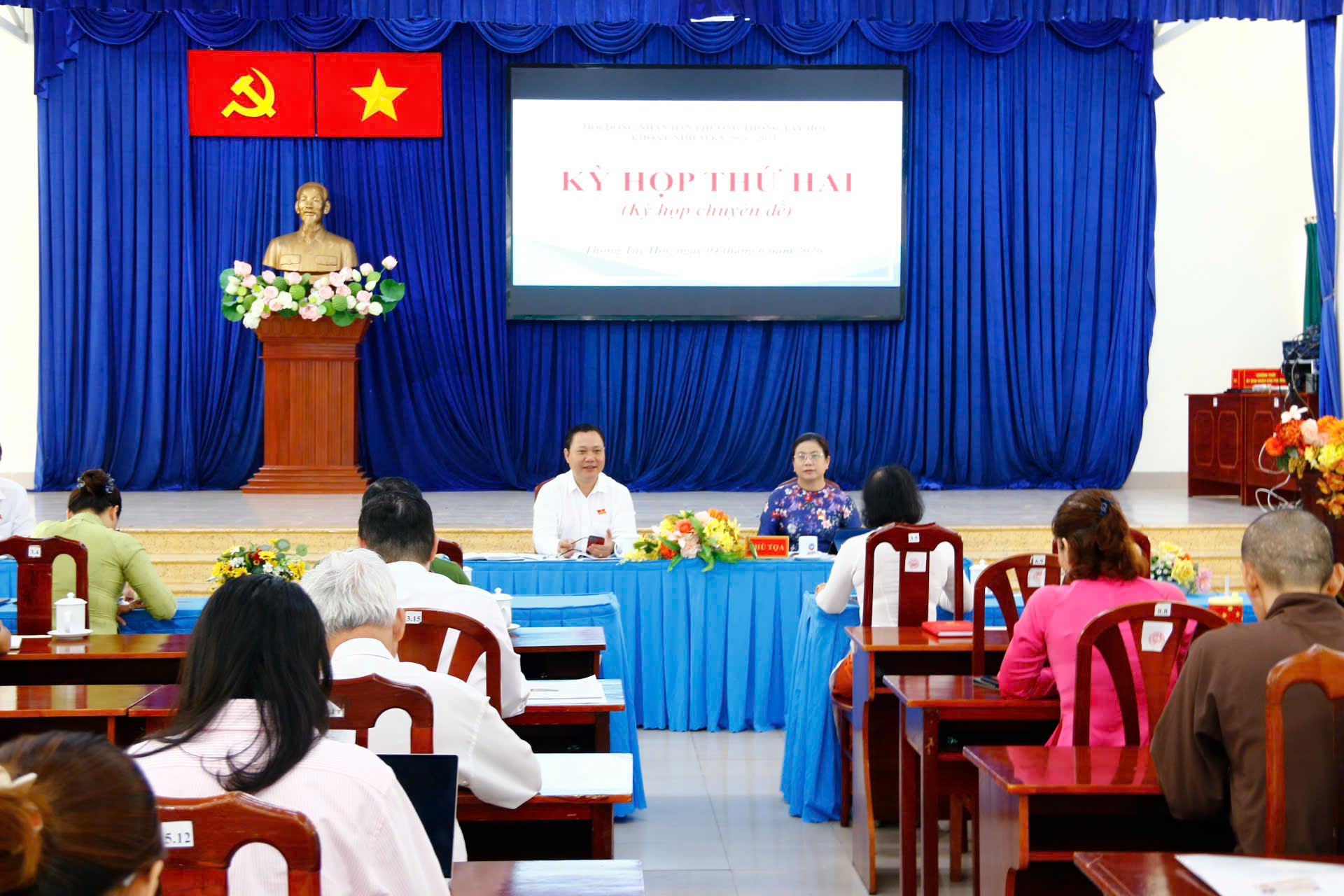Quang cảnh kỳ họp