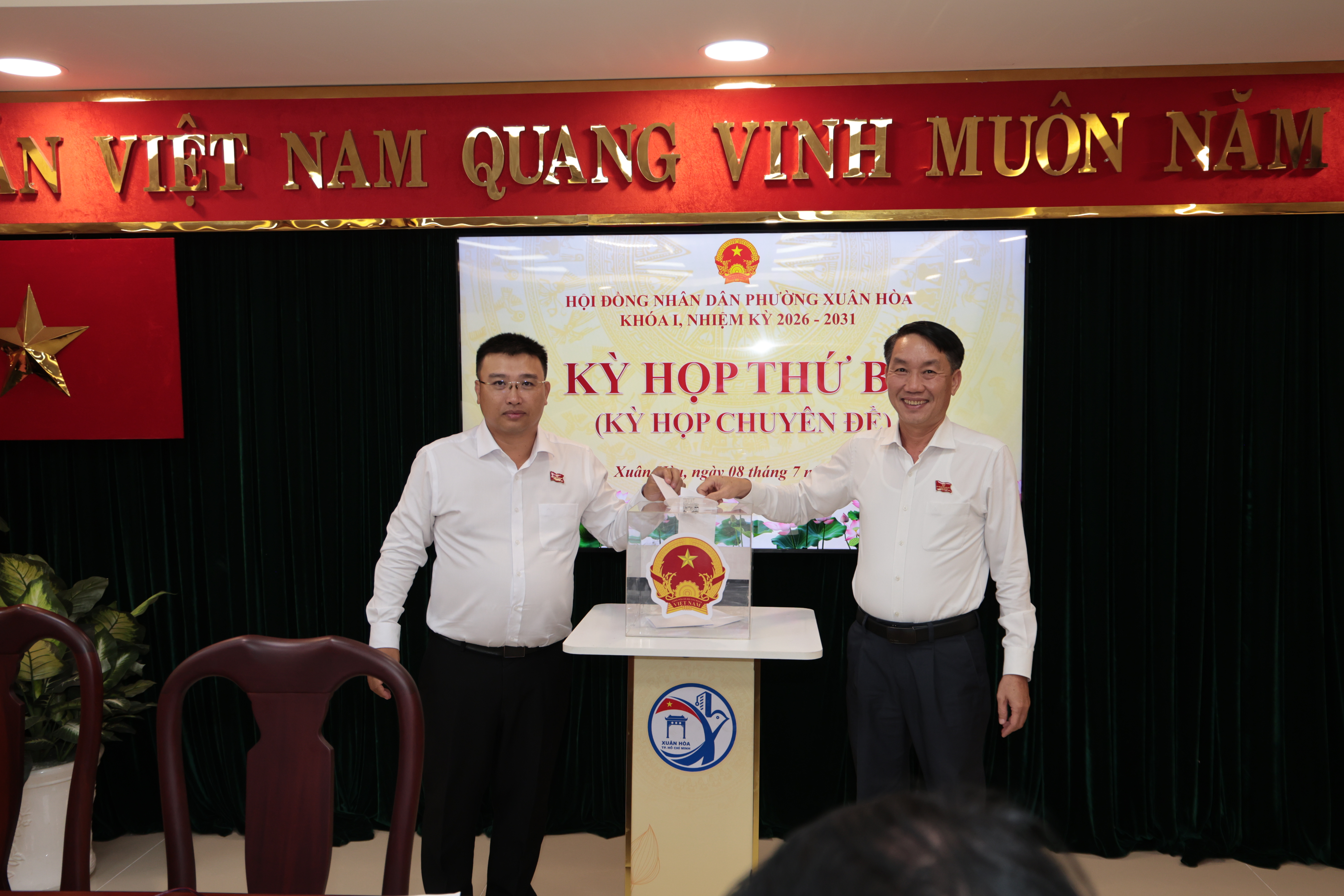 Đại biểu tham gia bỏ phiếu