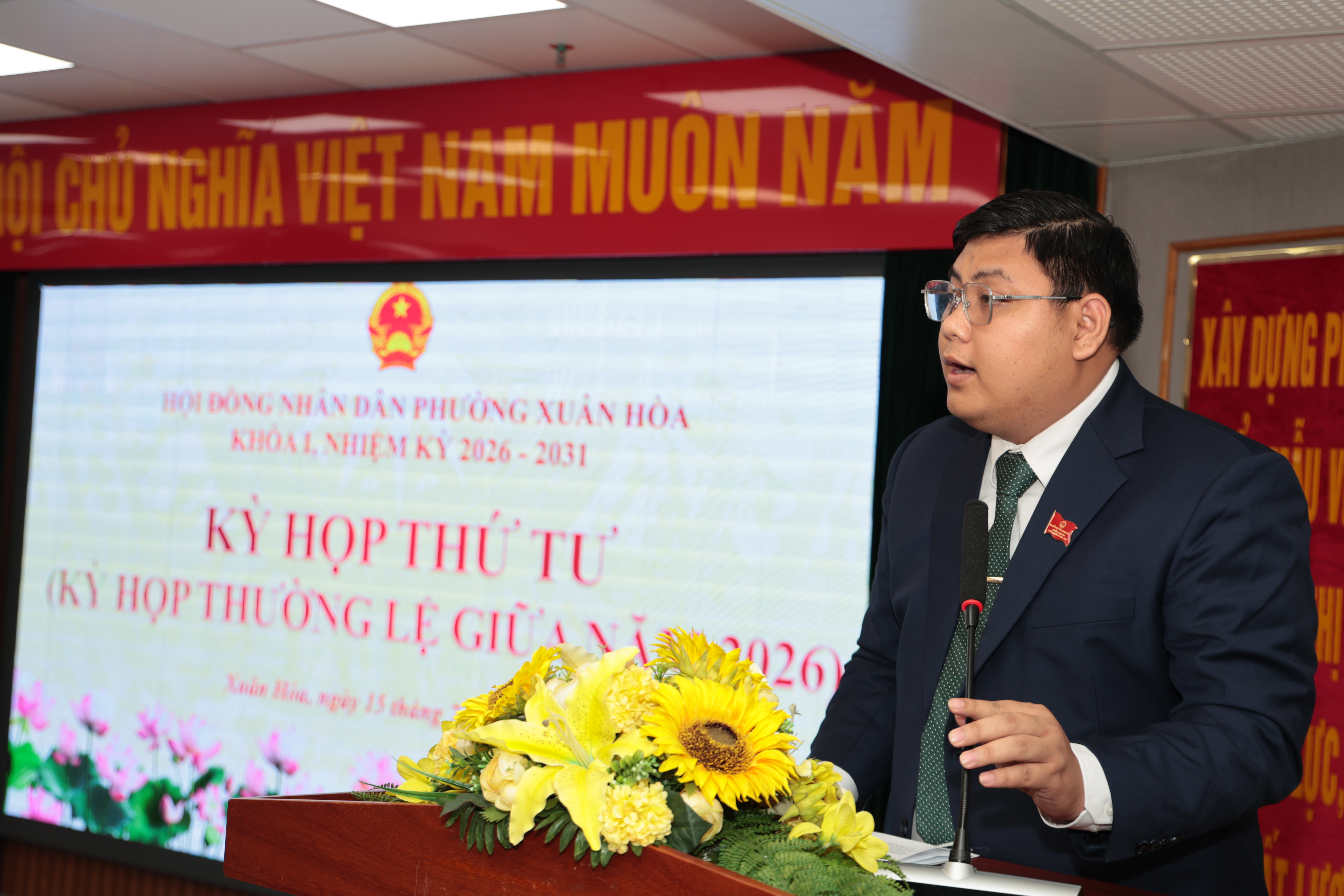Phó Chủ tịch Ủy ban MTTQ Việt Nam Phường Lê Thanh Bình thông báo công tác tham gia xây dựng chính quyền, tổng hợp ý kiến, kiến nghị của cử tri trước kỳ họp