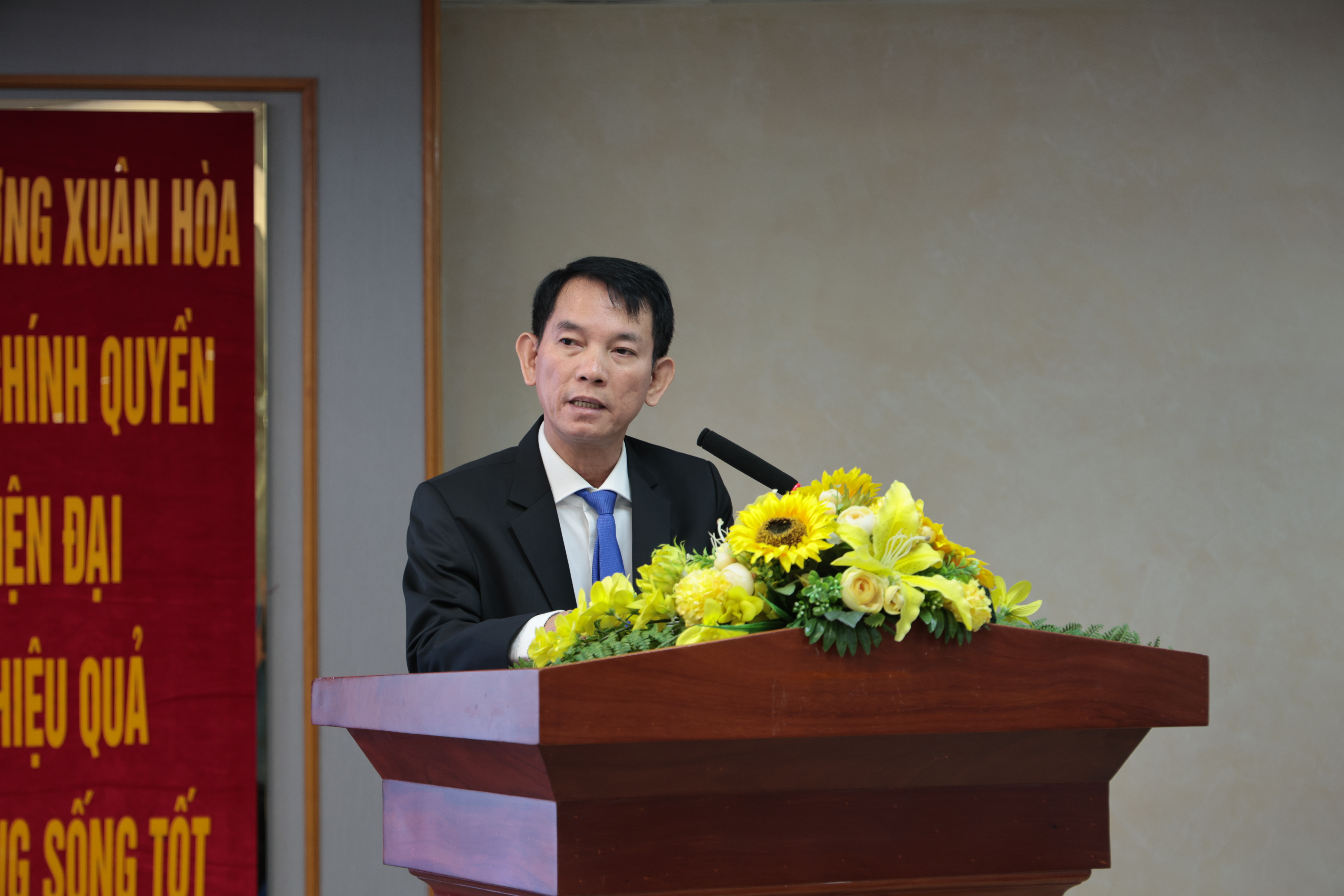 Ông Mai Bá Trước - Thành ủy viên, Bí thư Đảng ủy Phường phát biểu chỉ đạo tại Kỳ họp