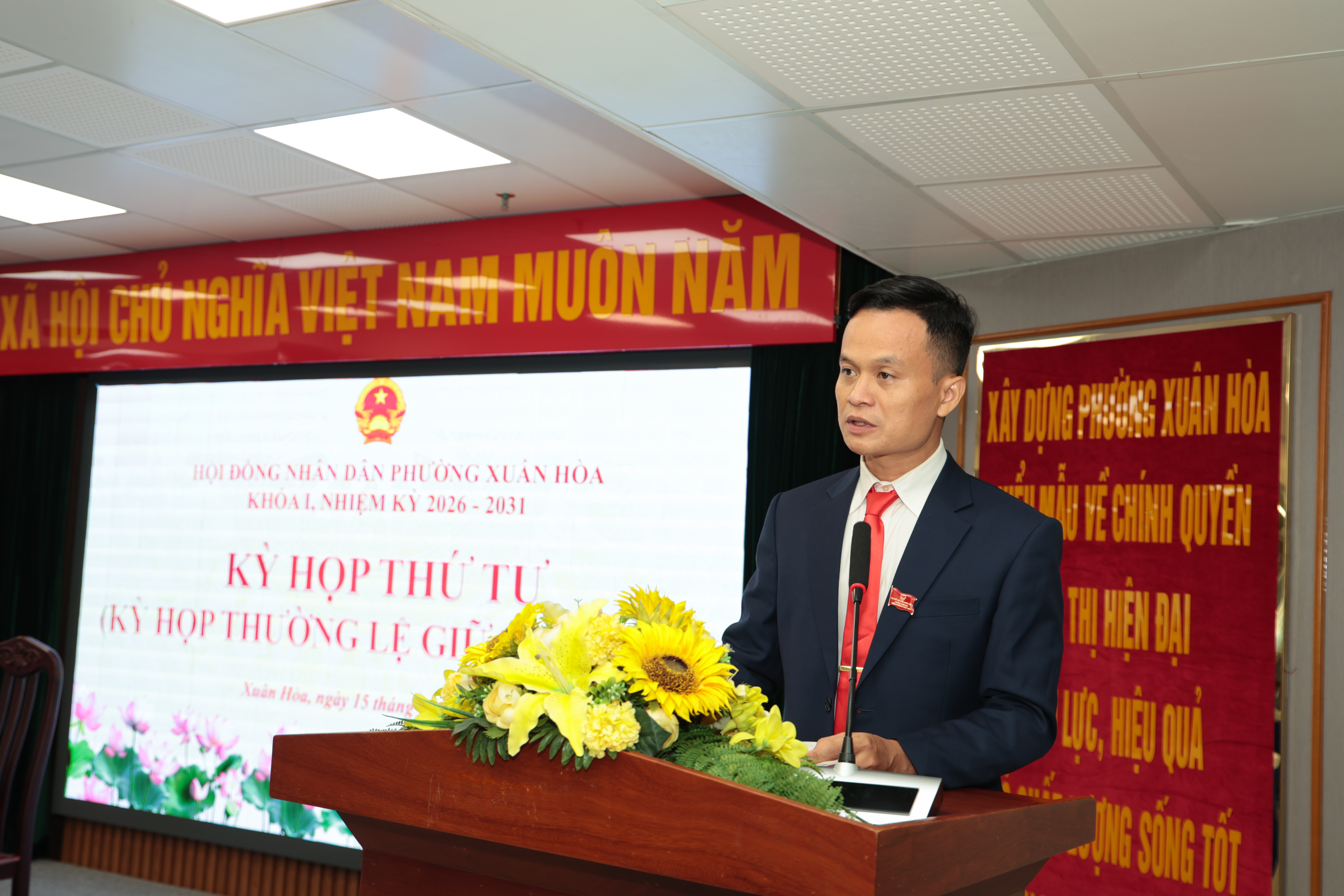 Đại biểu Nguyễn Bá Đức phát biểu thảo luận tại kỳ họp