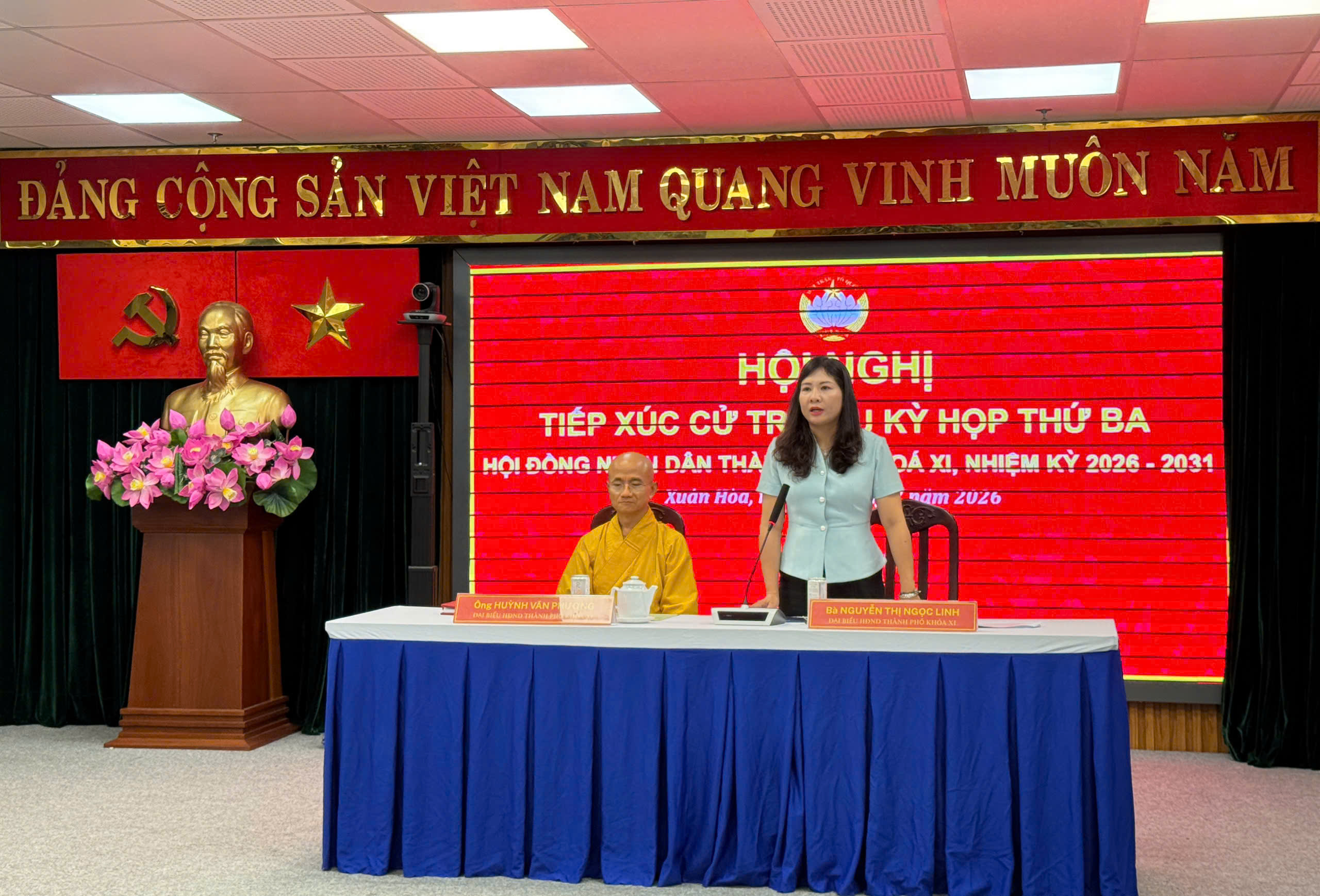 Tổ đại biểu số 14 tiếp xúc cử tri