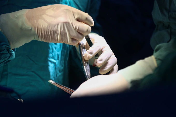 Y tế TP HCM mang 7 bác sĩ giỏi đến Côn Đảo