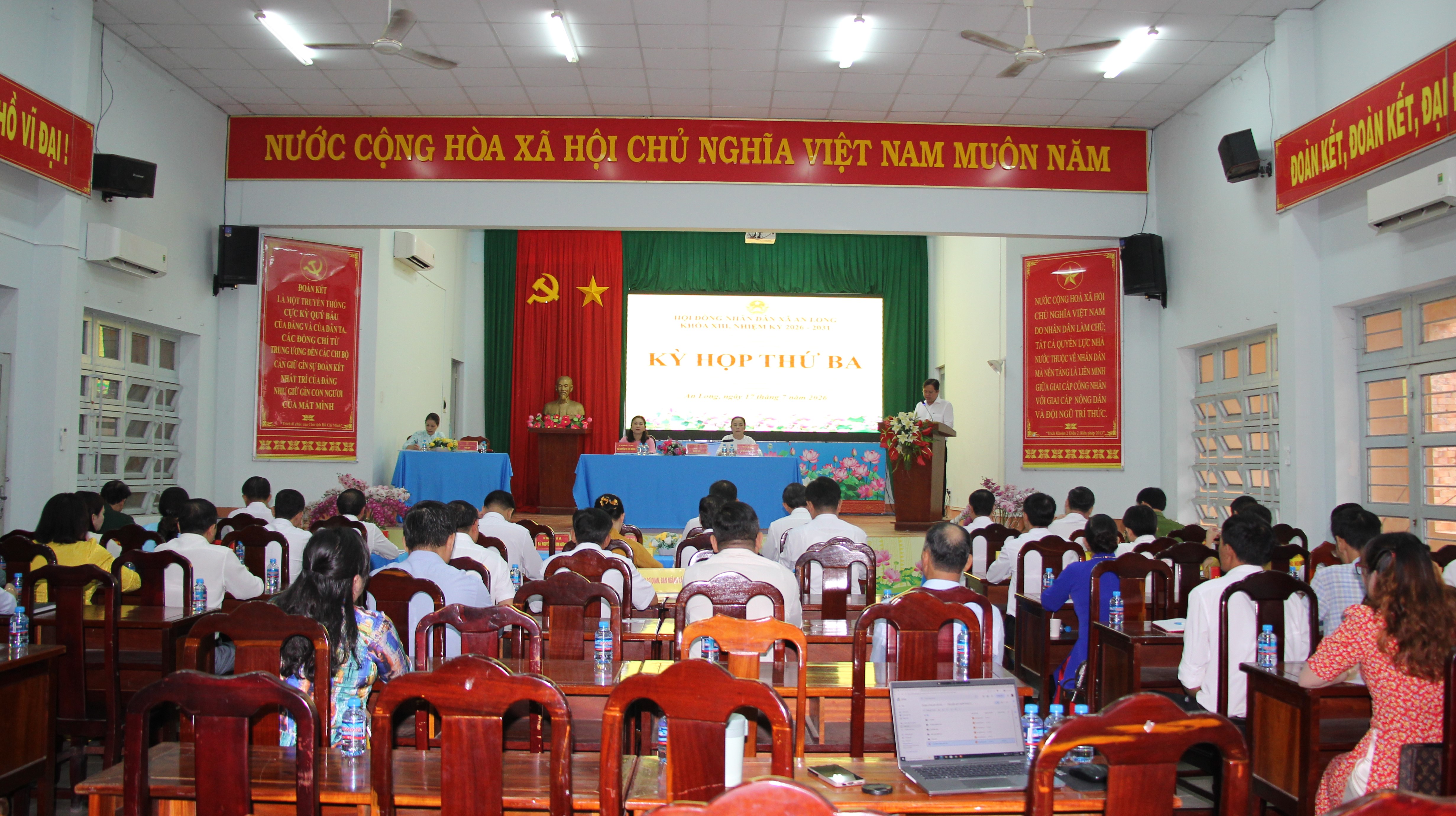 Toàn cảnh Kỳ họp thứ ba HĐND xã An Long khoá XIII, nhiệm kỳ 2026 - 2031