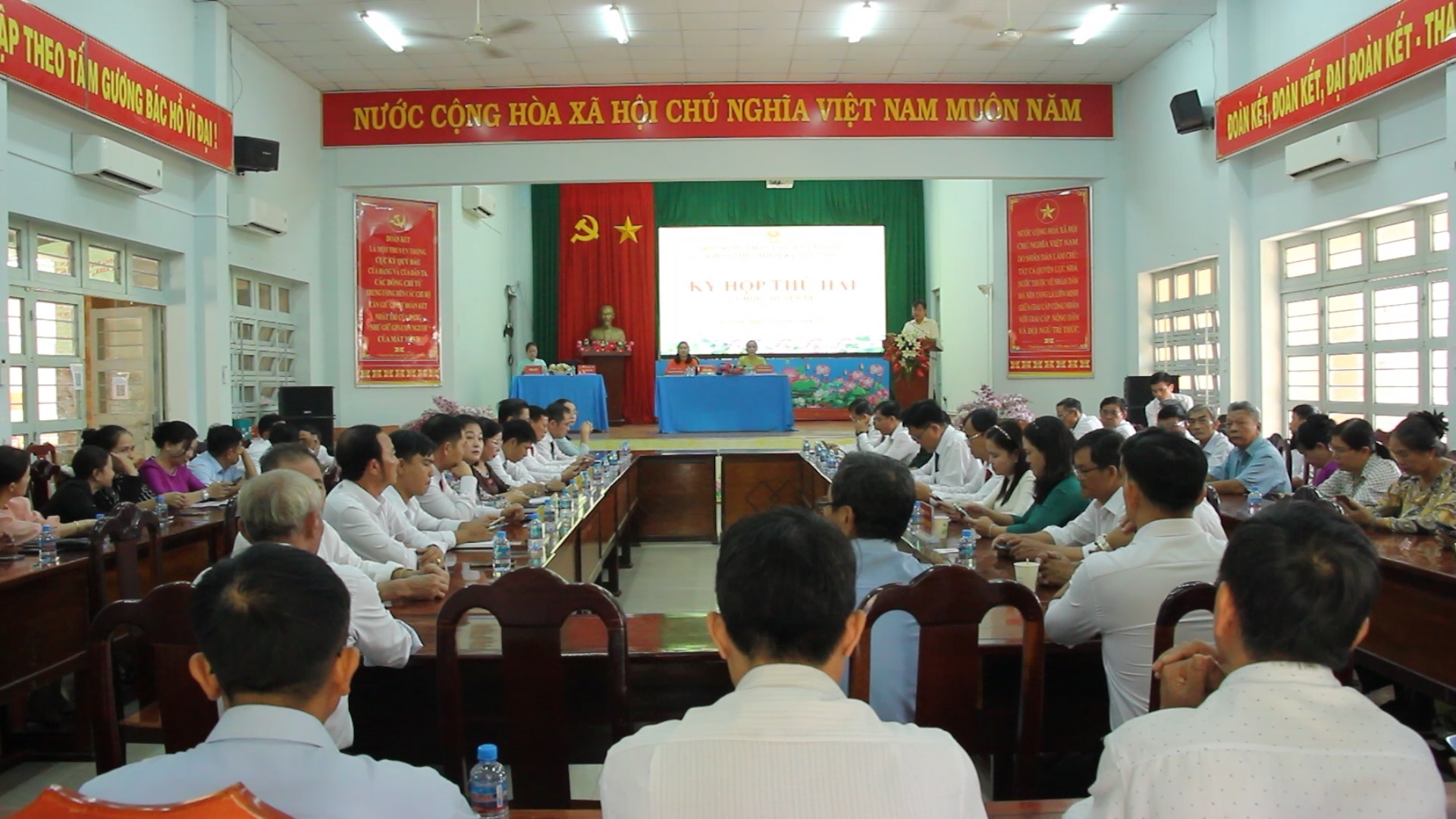 Toàn cảnh Kỳ họp thứ hai (chuyên đề) HĐND xã An Long khoá XIII