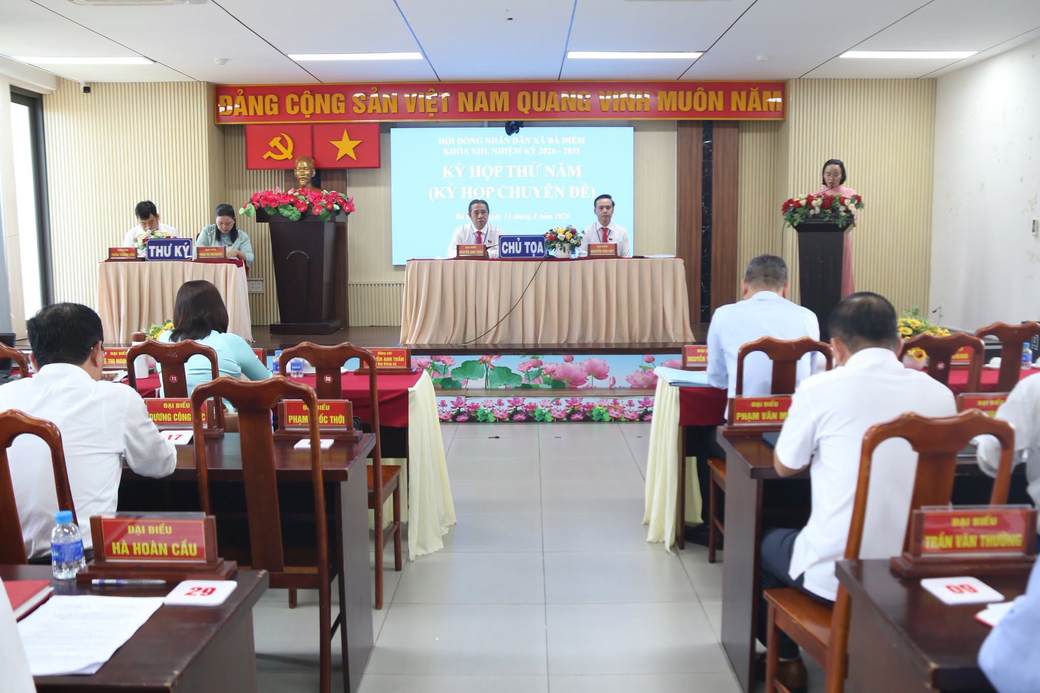 HỘI ĐỒNG NHÂN DÂN XÃ BÀ ĐIỂM TỔ CHỨC KỲ HỌP THỨ NĂM (KỲ HỌP CHUYÊN ĐỀ)