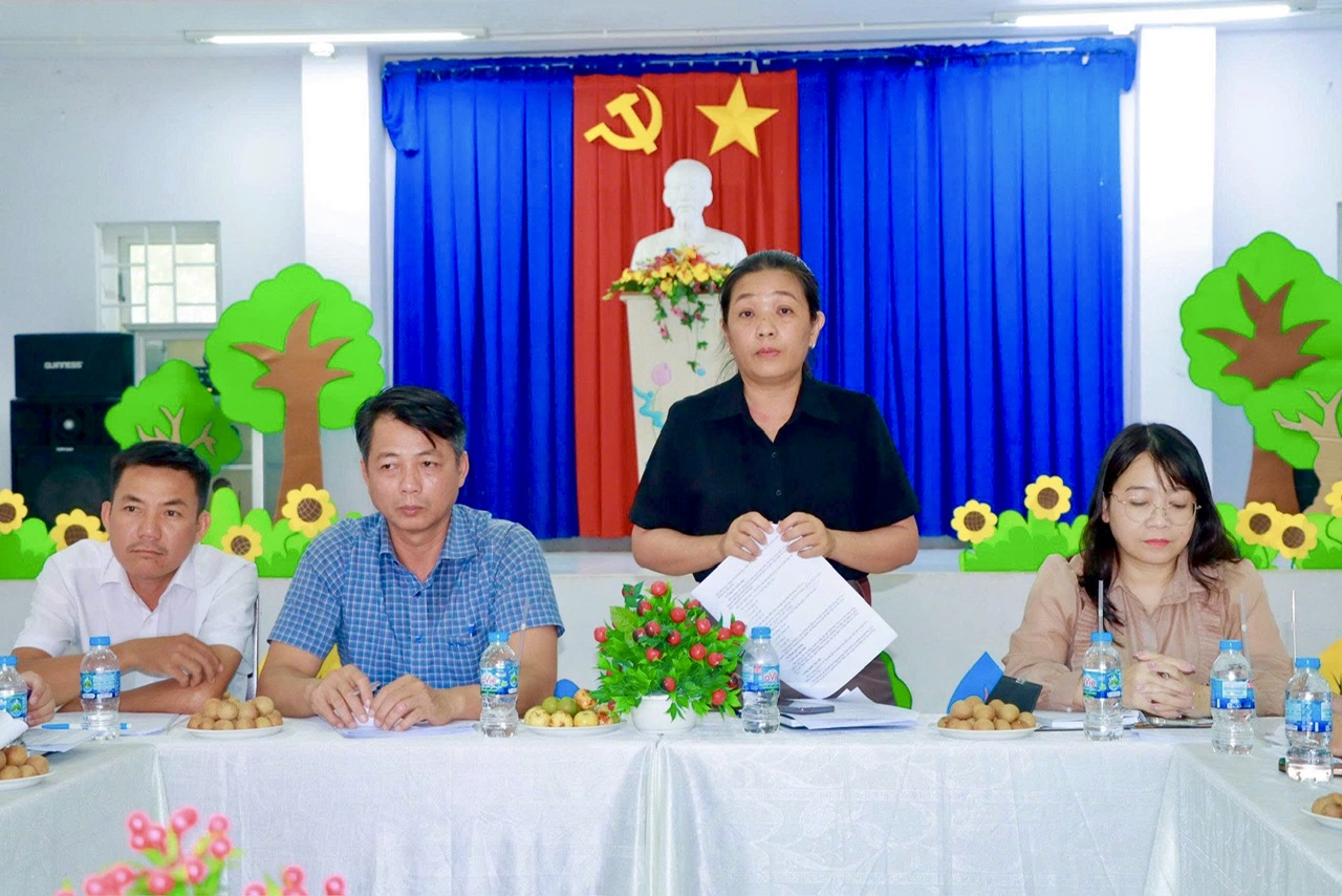    BAN VĂN HÓA – XÃ HỘI HĐND XÃ ĐẤT ĐỎ KHẢO SÁT CÔNG TÁC CHUẨN BỊ NĂM HỌC MỚI TẠI TRƯỜNG MẦM NON VÀ THCS LONG TÂN   