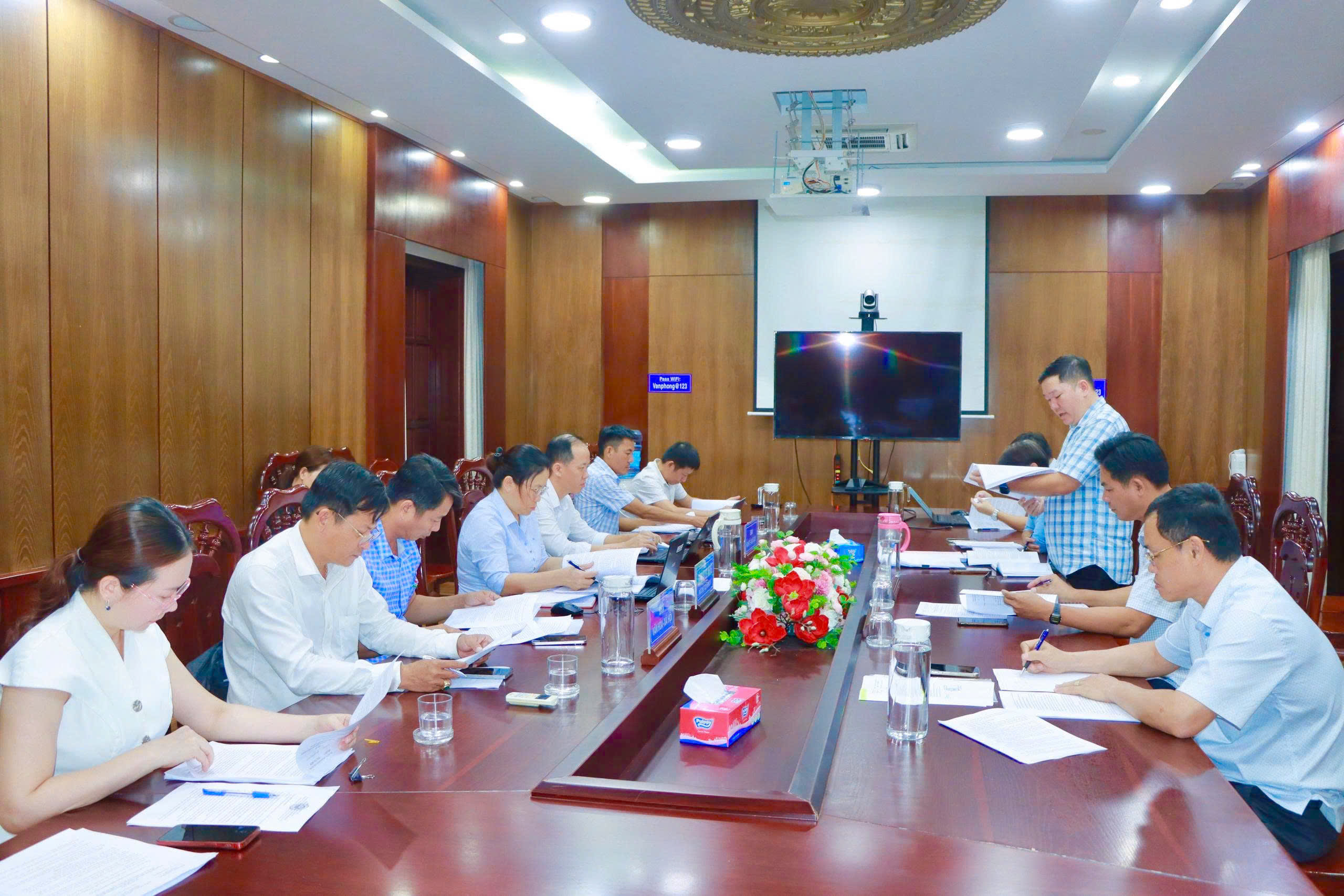 Đoàn giám sát Thường trực HĐND xã Đất Đỏ: Đẩy mạnh công tác quản lý đất đai và trật tự xây dựng trên địa bàn xã