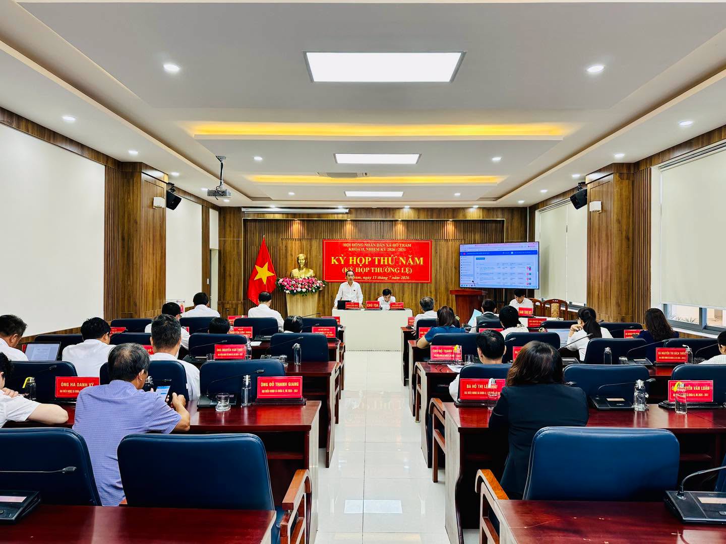 HĐND XÃ HỒ TRÀM TỔ CHỨC KỲ HỌP THỨ NĂM, HĐND XÃ KHÓA II, NHIỆM KỲ 2026 - 2031
