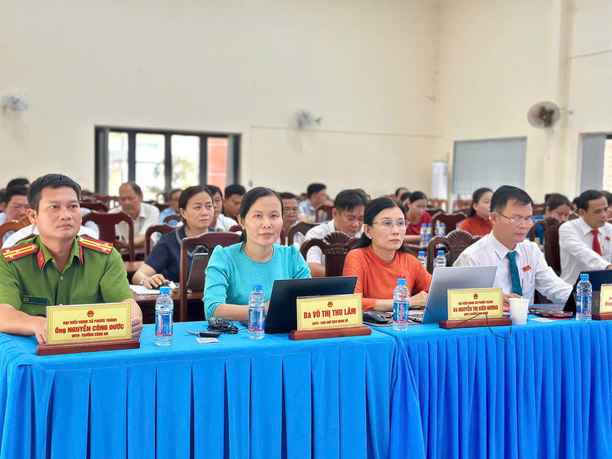 Lãnh đạo xã tham dự kỳ họp